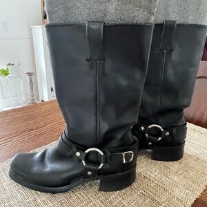 Frye Harness Boots Size 8 Square toe 100% genuine leather